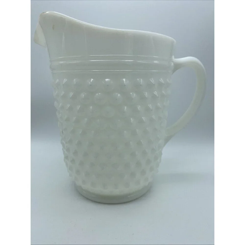 Unmarked unbranded milk